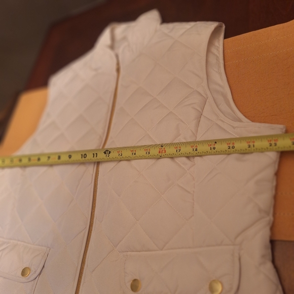 NWT St. John's Bay puffer vest with gold accents in ivory cream sz XL - Picture 16 of 16